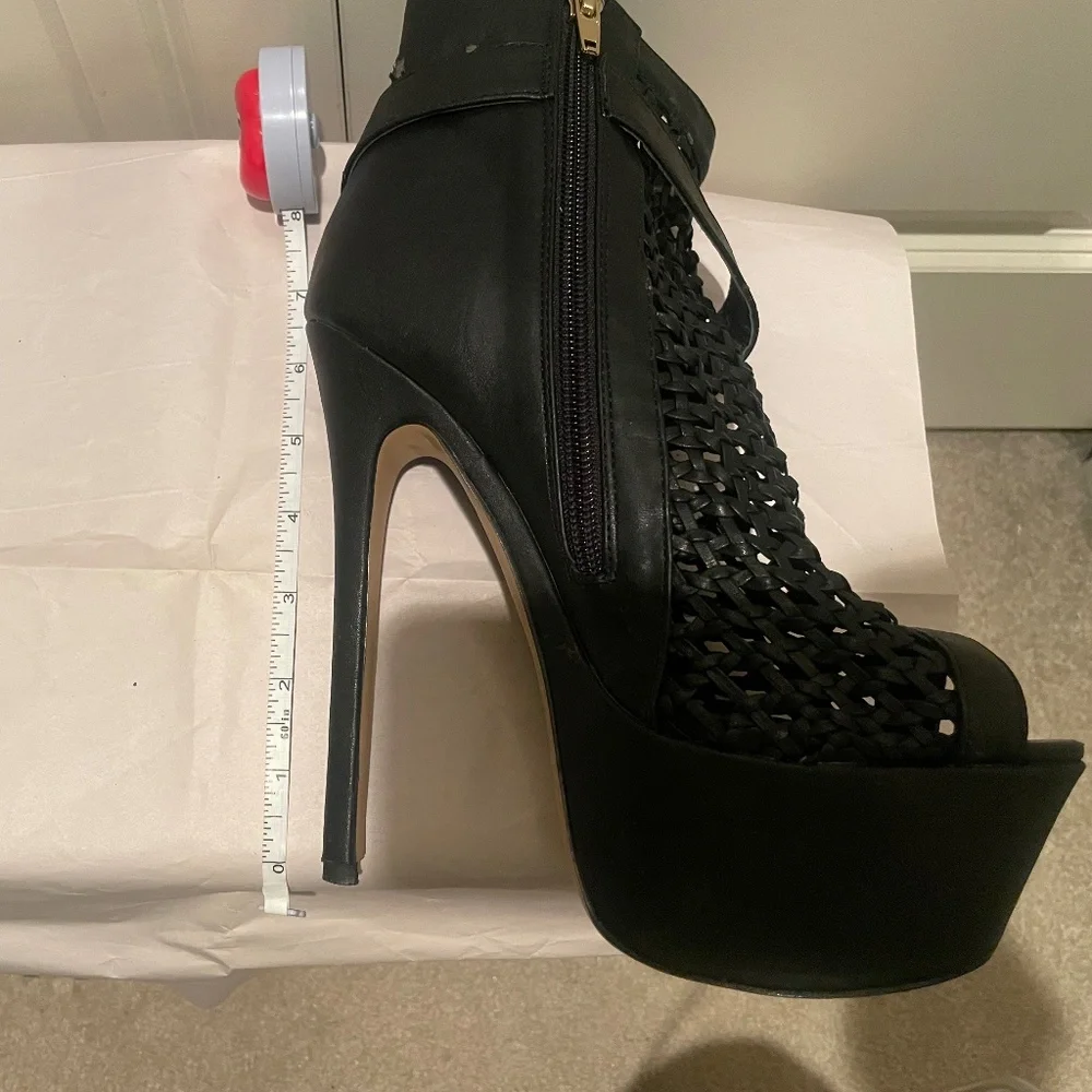 Bebe Booties - Picture 3 of 10